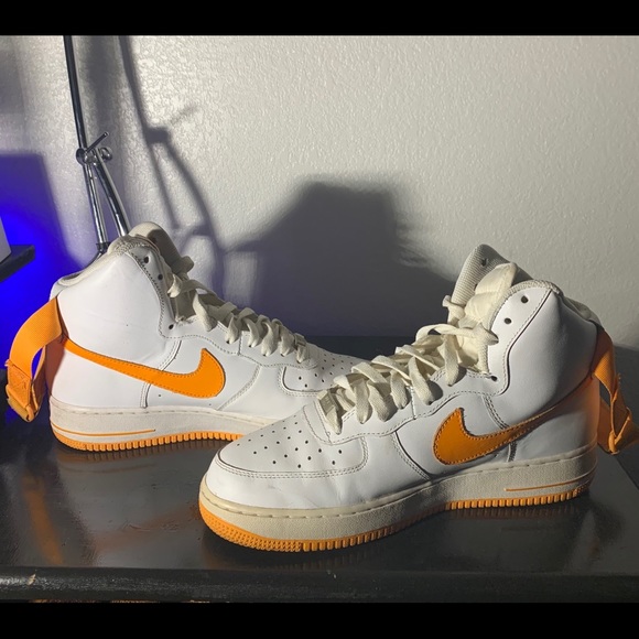 NIKE AIR Force 1 High “Vibrant Orange” - Picture 7 of 7